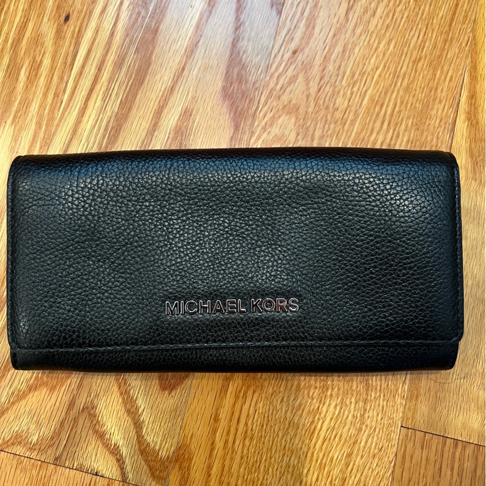 NWOT Authentic Michael Kors Wallet